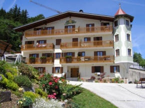Отель Appartamenti La Val, Андало